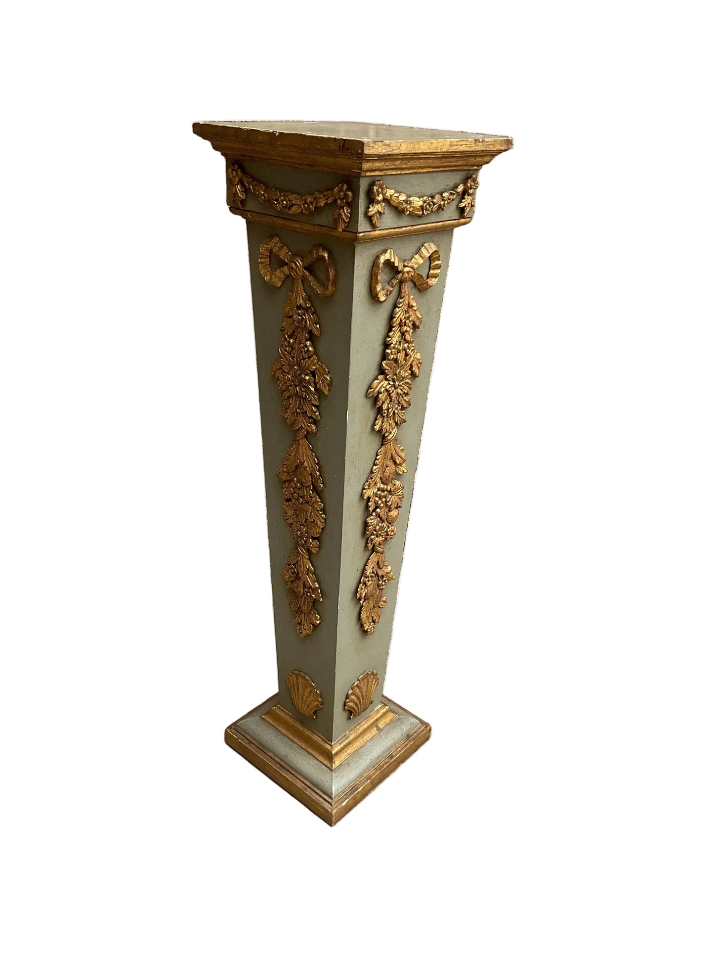 Neo-Classical Pedestal