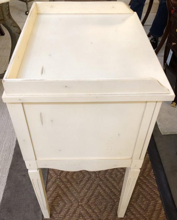 Anna's Mostly Mahogany Consignment - Pr White Nightstands